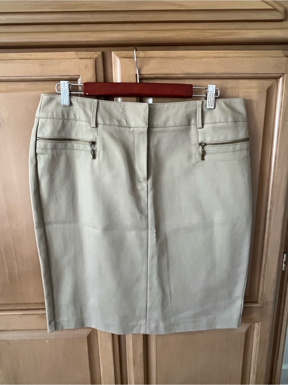 Larry Levine Beige Pencil Skirt